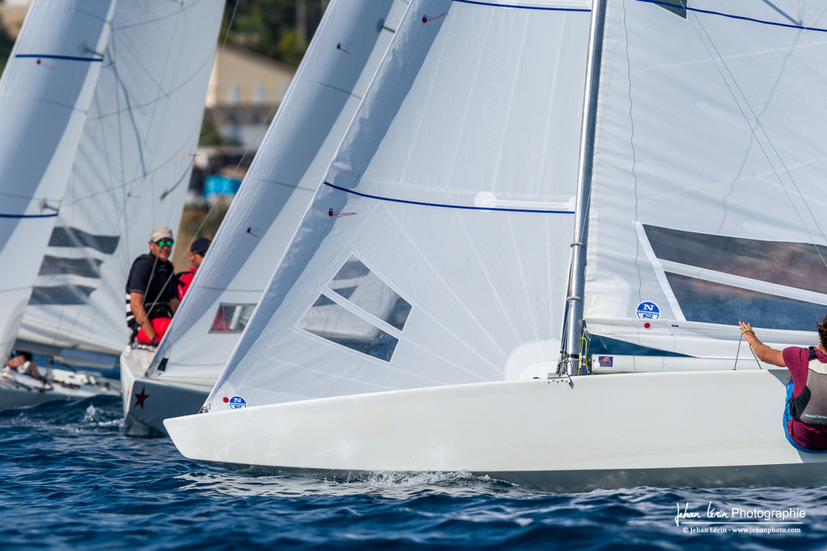 Le Star dessiné en 1911 par Francis Sweisguth est reconnaissable par sa coque à bouchain.
