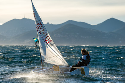 Entrainement dans la brise en Optimist Compétition