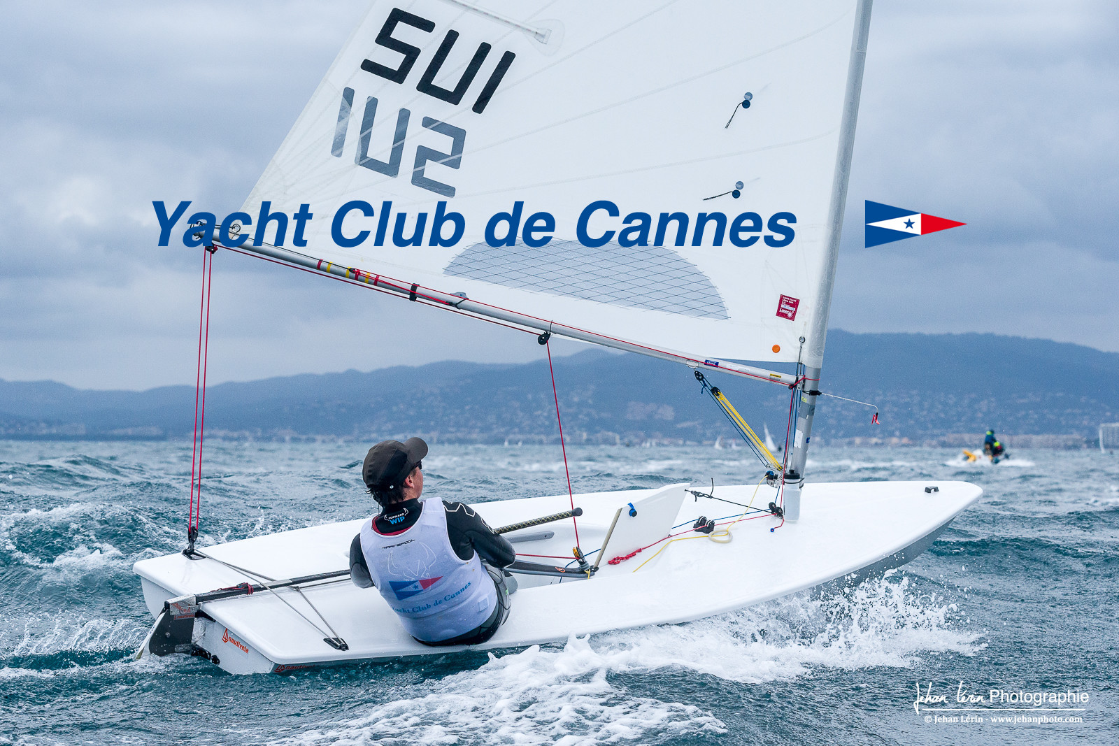 JB Bernaz et les ILCA du Yacht Club de Cannes dans la brise