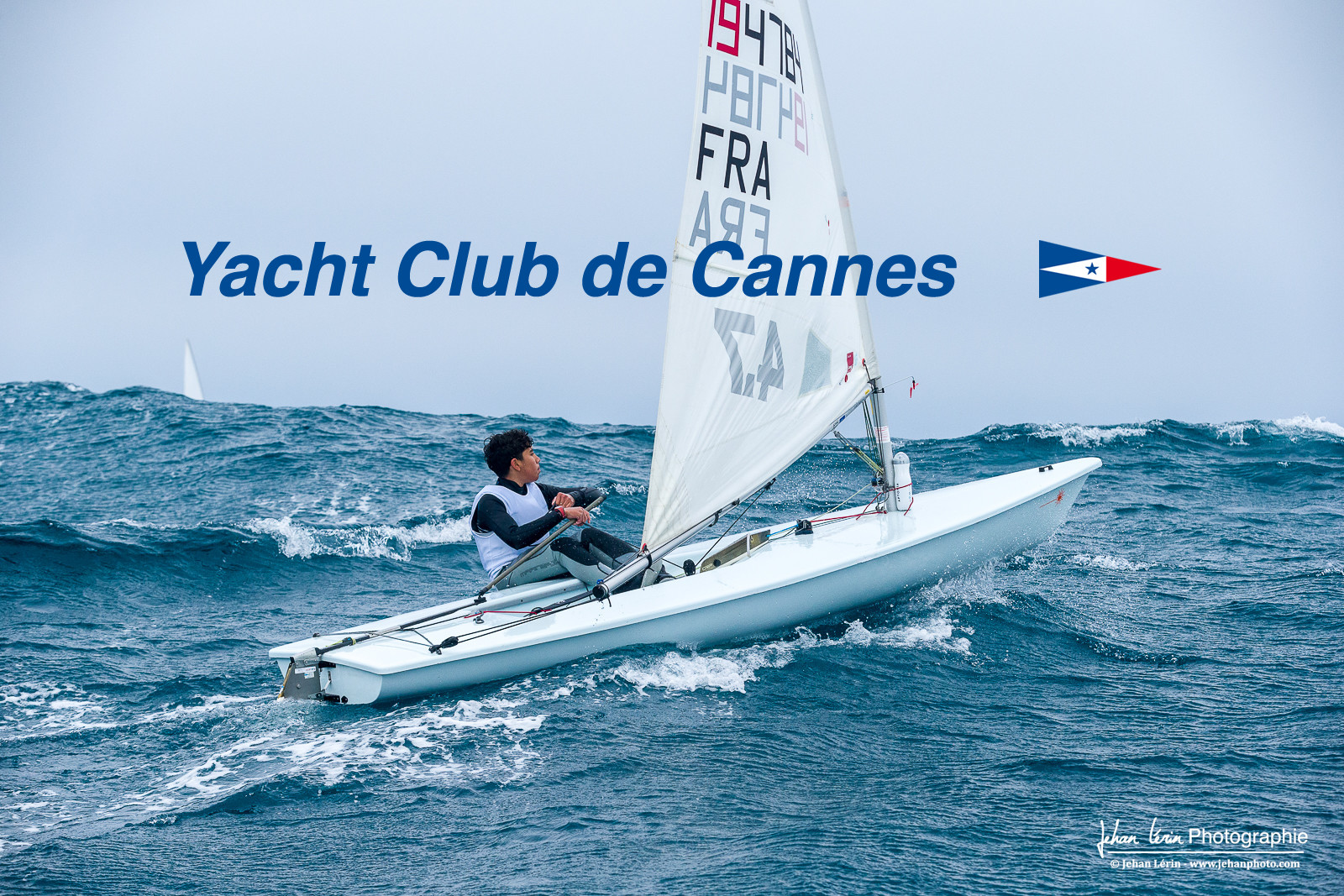 JB Bernaz et les ILCA du Yacht Club de Cannes dans la brise