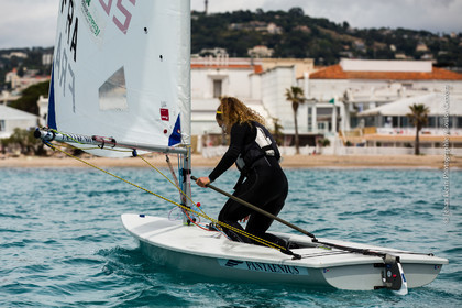 Entrainement Laser Radial_Louise Cervera_Matisse Pacaud_YCC_Cannes_JL_5D3_02 06 2016-0093.jpg