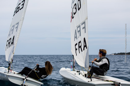 Entrainement Laser Radial_Louise Cervera_Matisse Pacaud_YCC_Cannes_JL_5D3_02 06 2016-0367.jpg