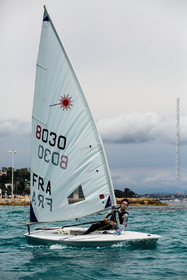Entrainement Laser Radial_Louise Cervera_Matisse Pacaud_YCC_Cannes_JL_5D3_02 06 2016-0173.jpg