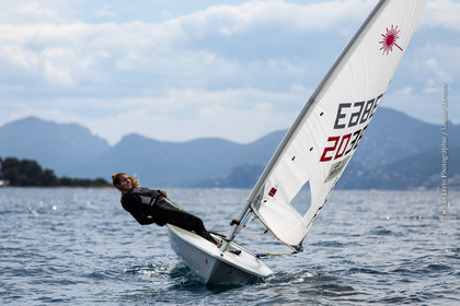 Entrainement Laser Radial_Louise Cervera_Matisse Pacaud_YCC_Cannes_JL_5D3_02 06 2016-0403.jpg
