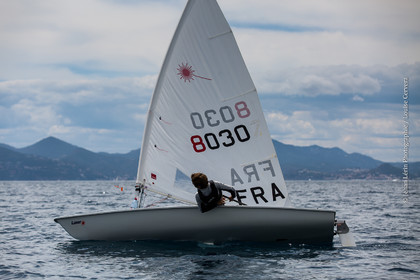 Entrainement Laser Radial_Louise Cervera_Matisse Pacaud_YCC_Cannes_JL_5D3_02 06 2016-0374.jpg