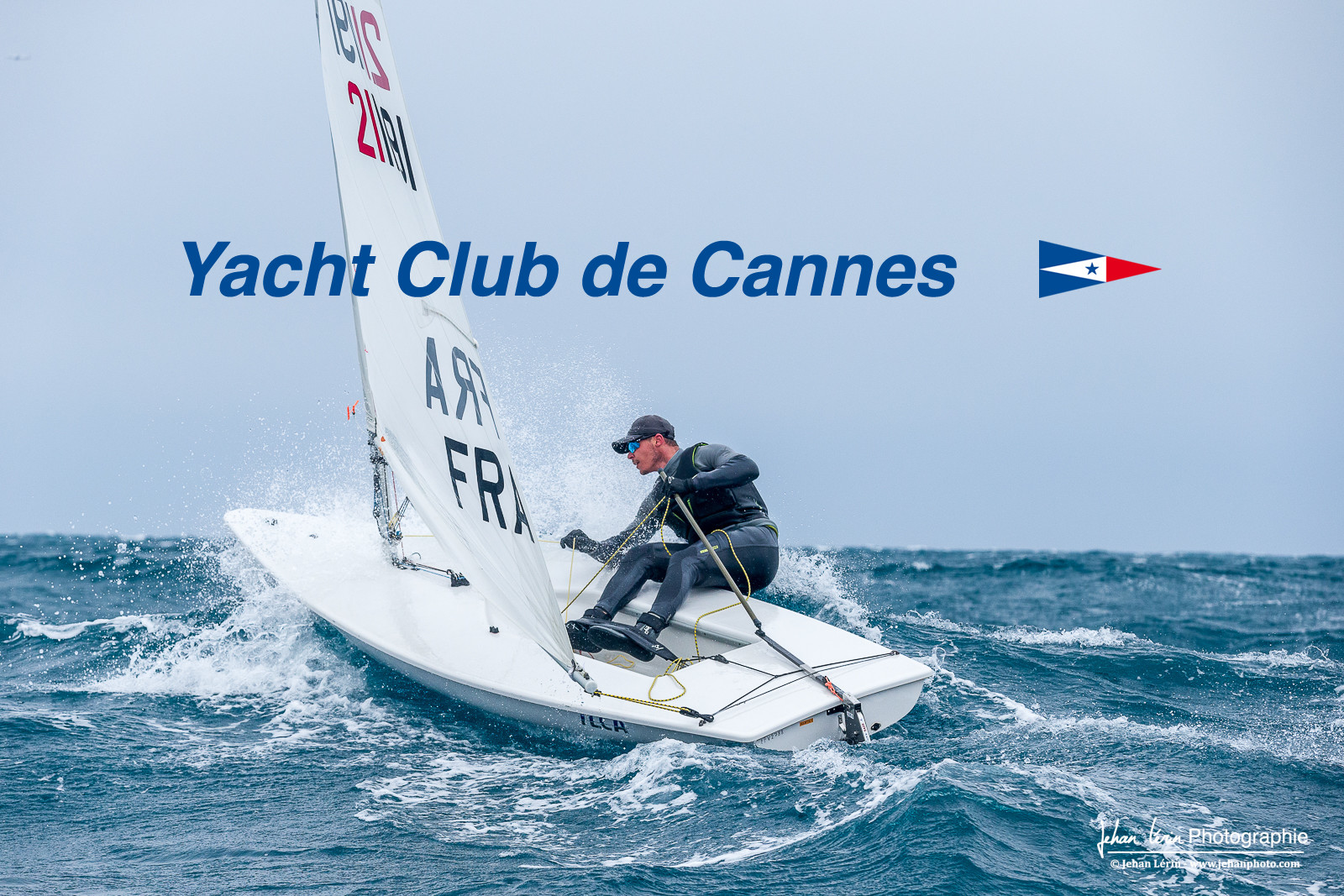 JB Bernaz et les ILCA du Yacht Club de Cannes dans la brise
