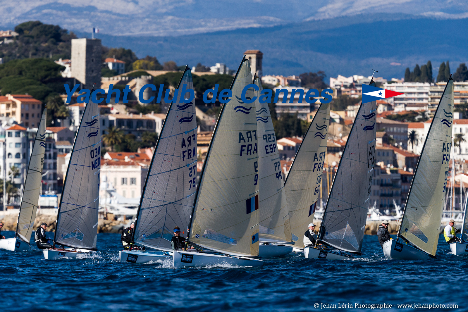 Premier départ et Guillaume Boisard - FRA 9 - en tête de la flotte de Finn