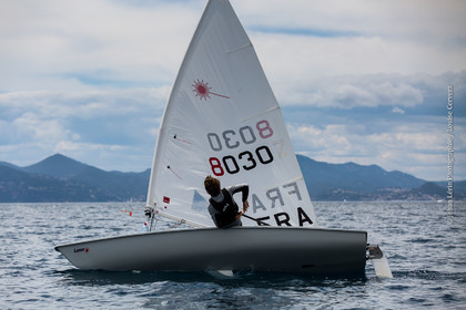 Entrainement Laser Radial_Louise Cervera_Matisse Pacaud_YCC_Cannes_JL_5D3_02 06 2016-0373.jpg