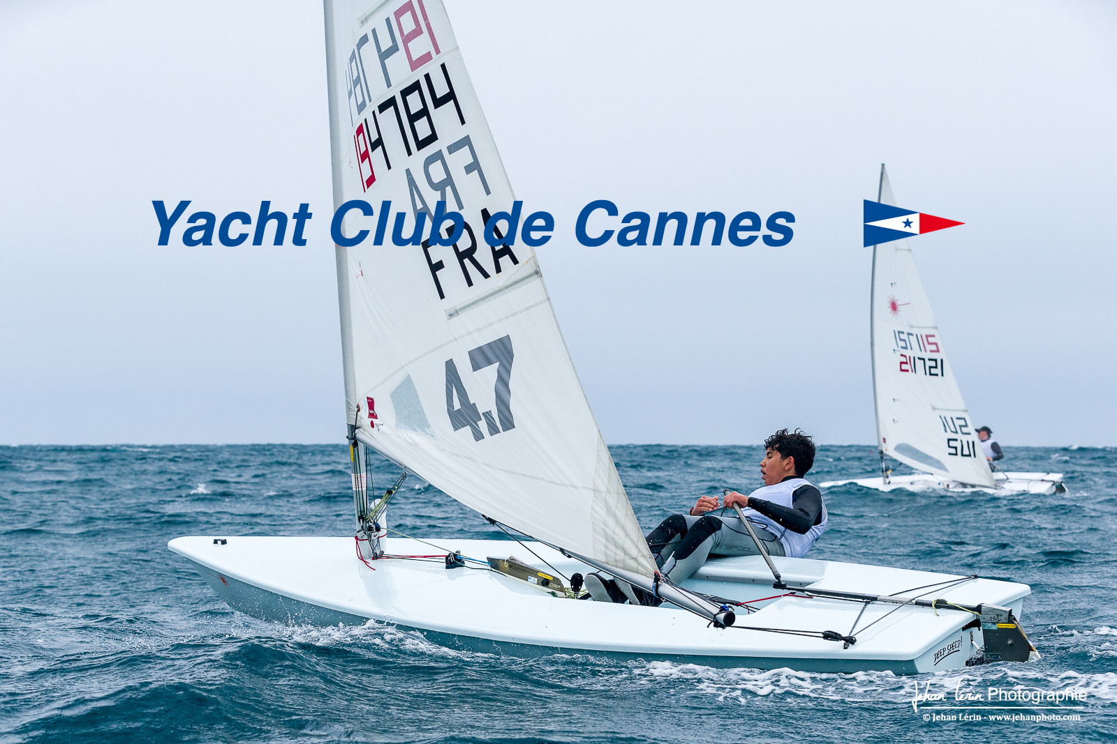 JB Bernaz et les ILCA du Yacht Club de Cannes dans la brise