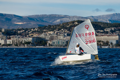 Entrainement dans la brise en Optimist Compétition