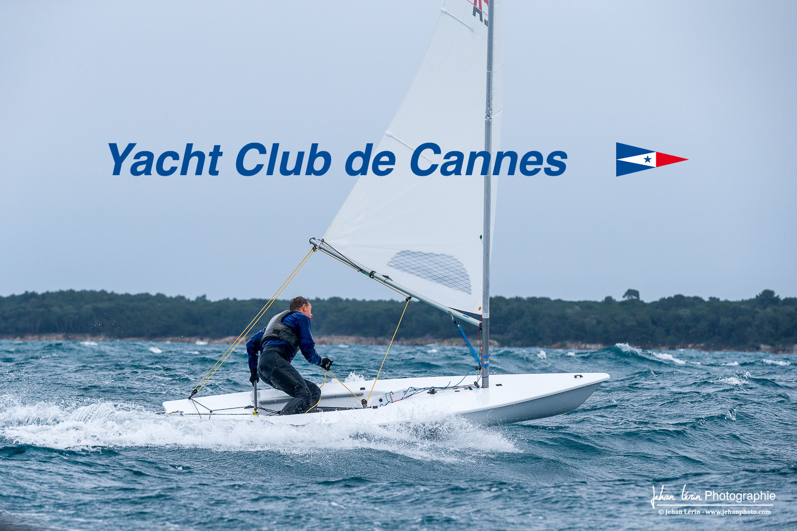 JB Bernaz et les ILCA du Yacht Club de Cannes dans la brise