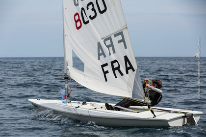 Entrainement Laser Radial_Louise Cervera_Matisse Pacaud_YCC_Cannes_JL_5D3_02 06 2016-0351.jpg