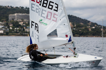 Entrainement Laser Radial_Louise Cervera_Matisse Pacaud_YCC_Cannes_JL_5D3_02 06 2016-0385.jpg