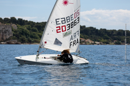 Entrainement Laser Radial_Louise Cervera_Matisse Pacaud_YCC_Cannes_JL_5D3_02 06 2016-0407.jpg