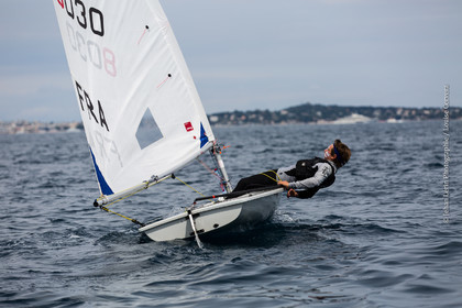 Entrainement Laser Radial_Louise Cervera_Matisse Pacaud_YCC_Cannes_JL_5D3_02 06 2016-0359.jpg