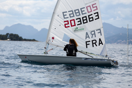 Entrainement Laser Radial_Louise Cervera_Matisse Pacaud_YCC_Cannes_JL_5D3_02 06 2016-0398.jpg
